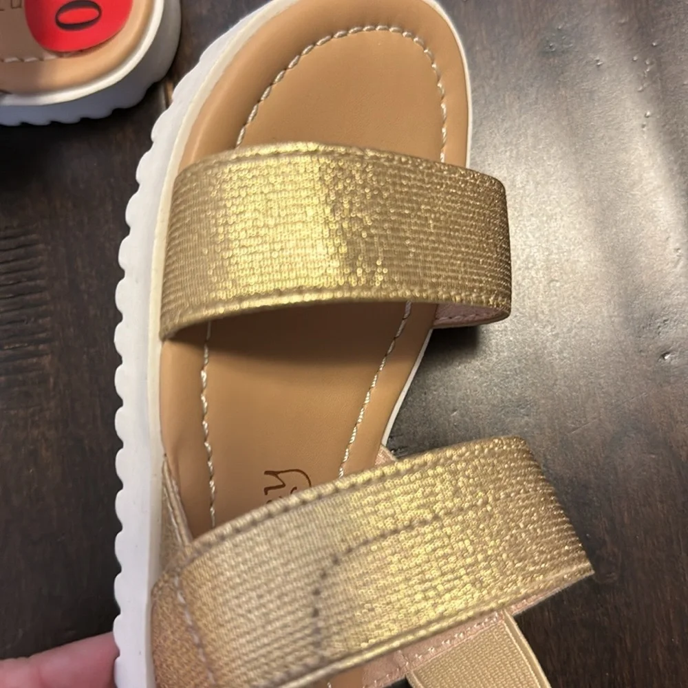 NWOT Cynthia Rowley Gold Kids Sandals!